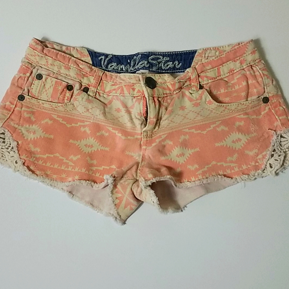 Vanilla star pink Aztec print shorty shorts size 5